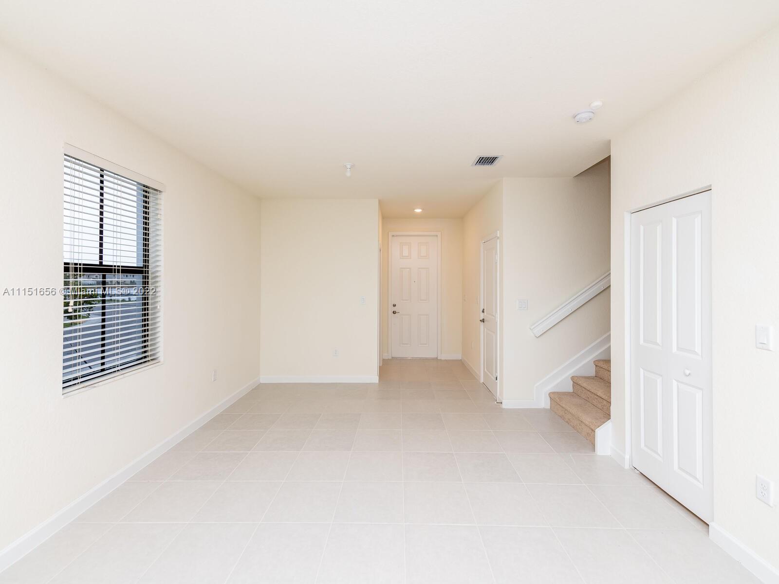 AQUABELLA NORTH REPLAT - Residential Lease