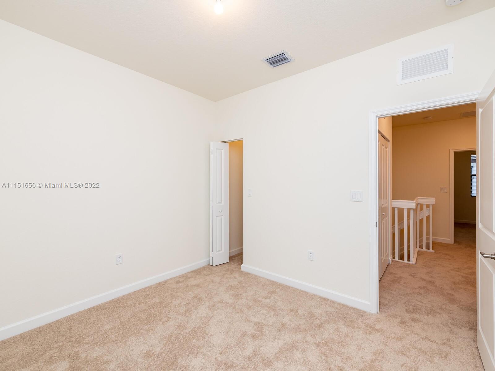 AQUABELLA NORTH REPLAT - Residential Lease