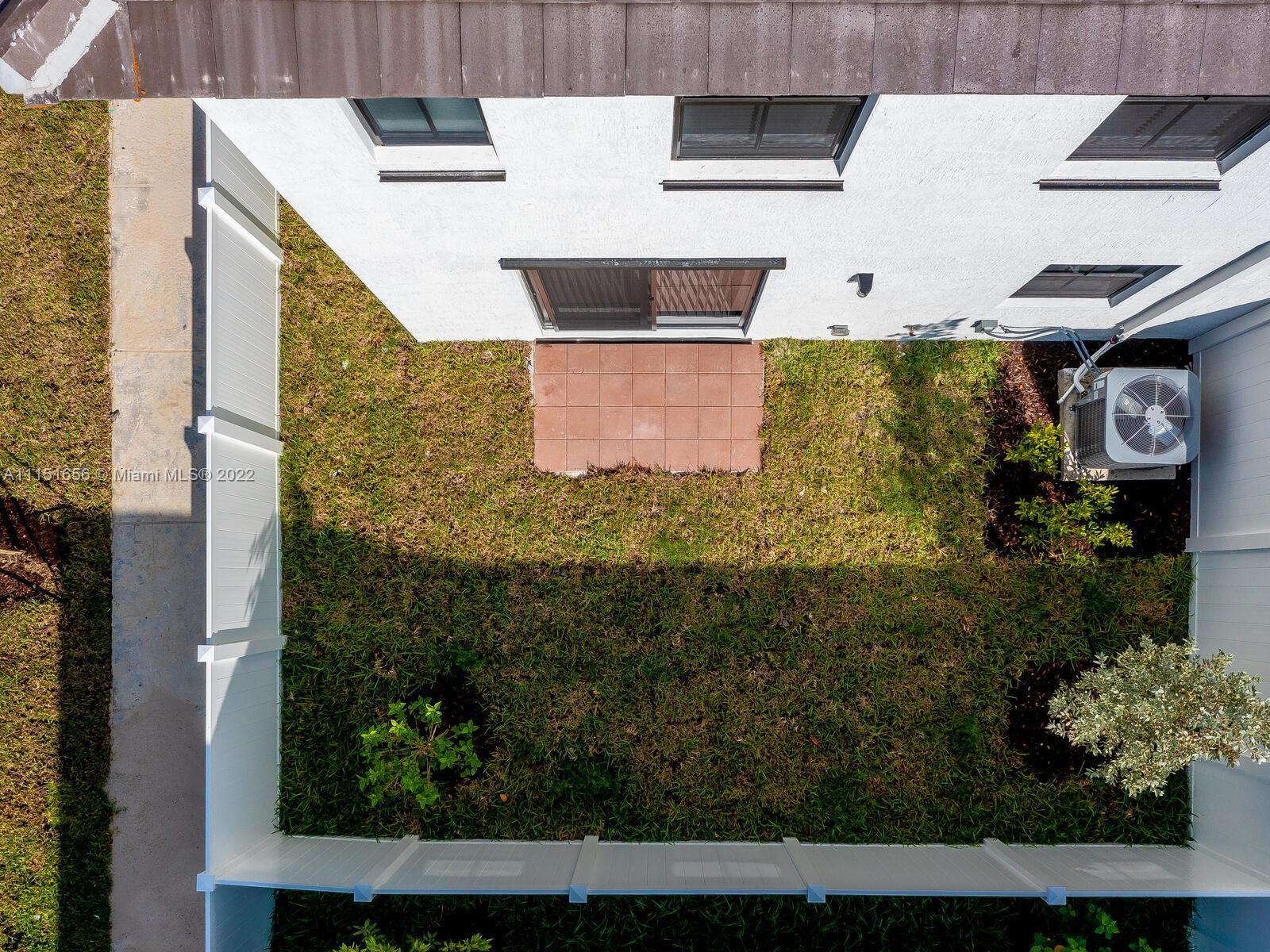 AQUABELLA NORTH REPLAT - Residential Lease