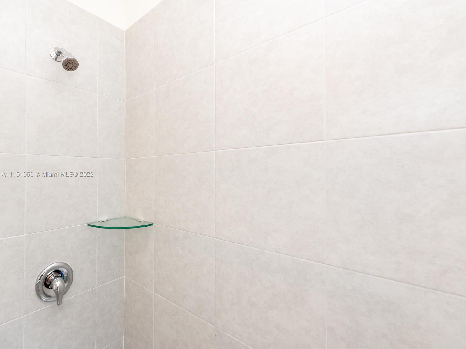 AQUABELLA NORTH REPLAT - Residential Lease