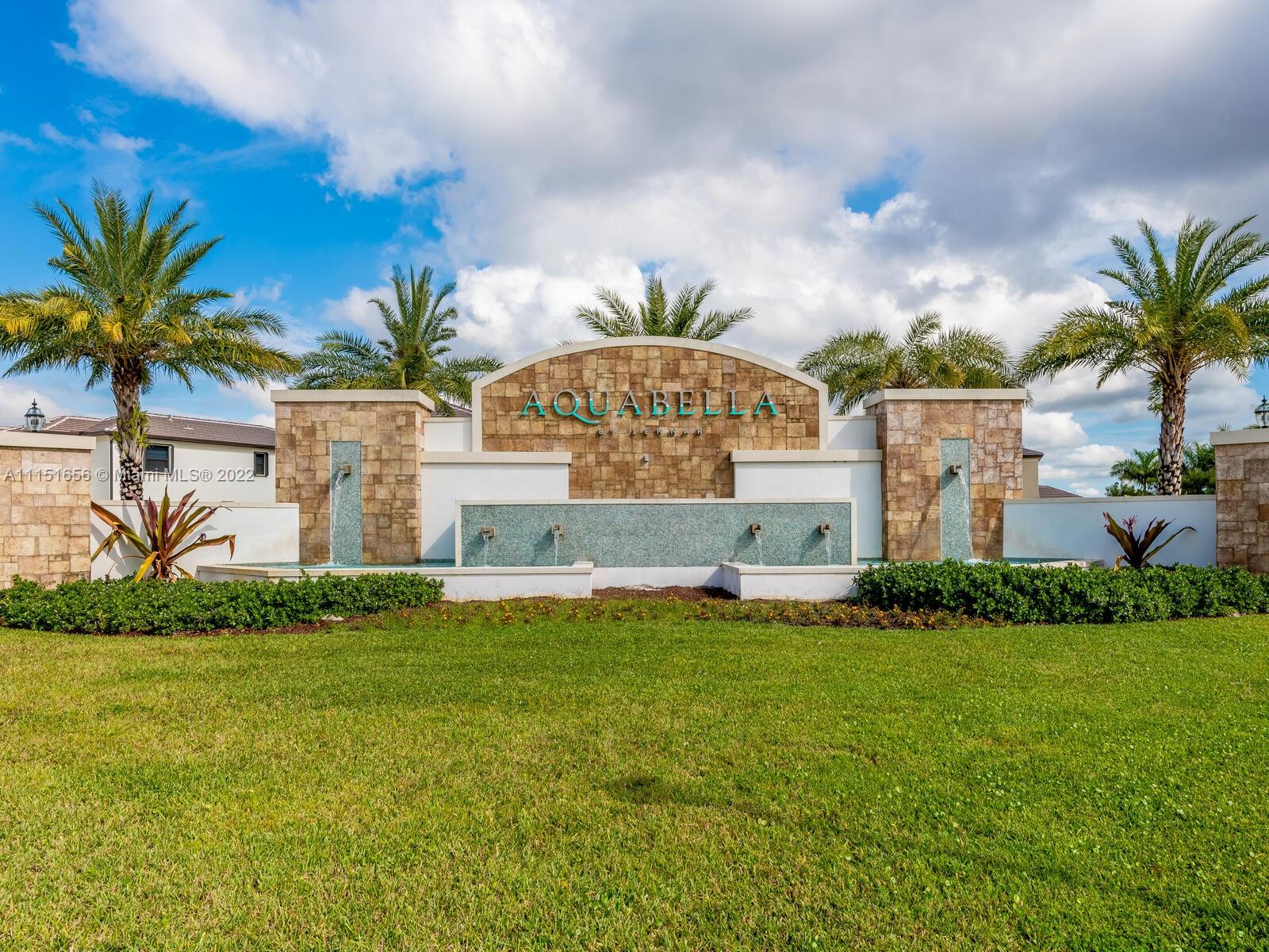AQUABELLA NORTH REPLAT - Residential Lease