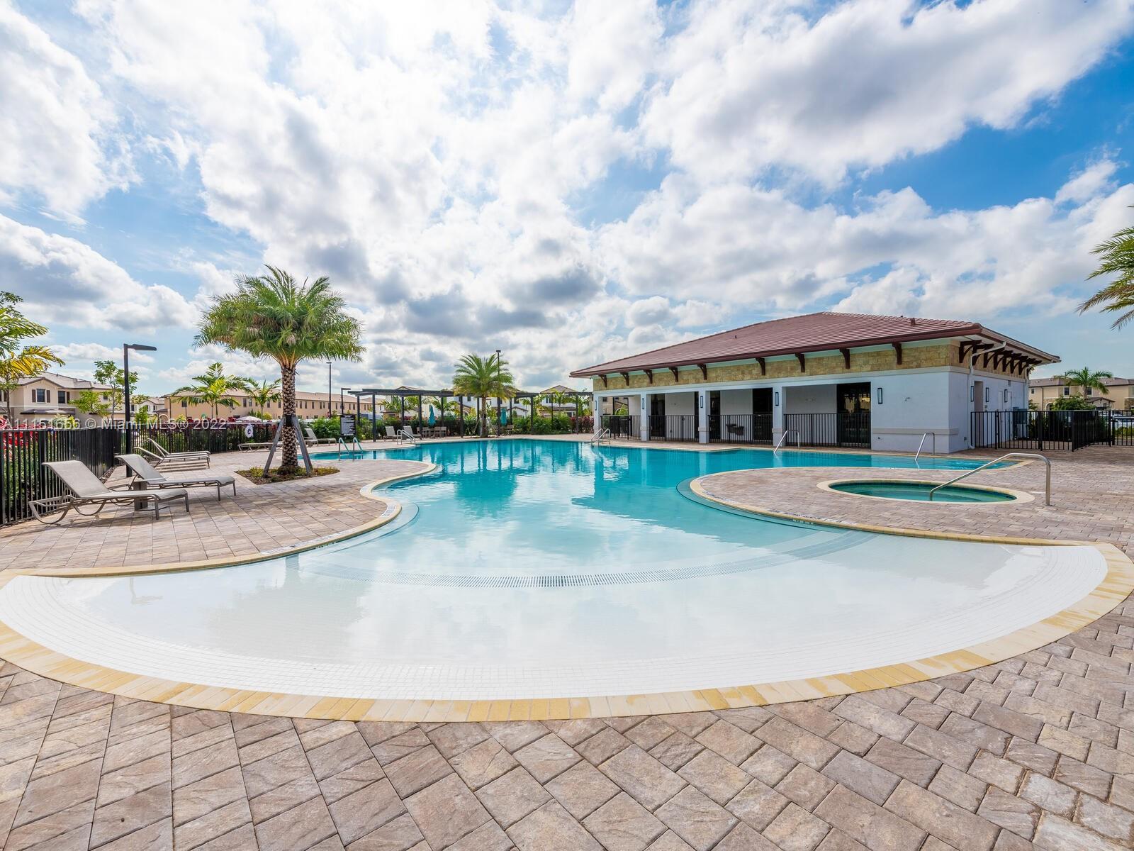 AQUABELLA NORTH REPLAT - Residential Lease