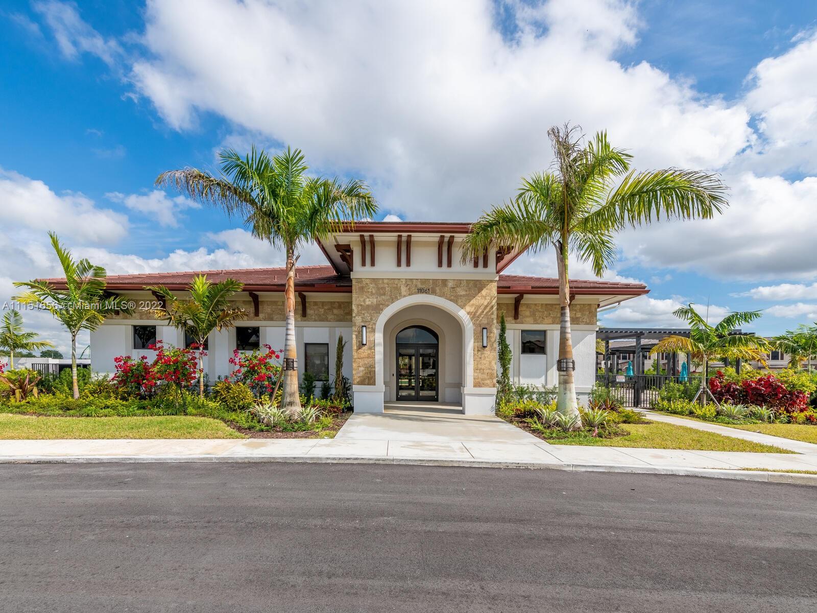 AQUABELLA NORTH REPLAT - Residential Lease