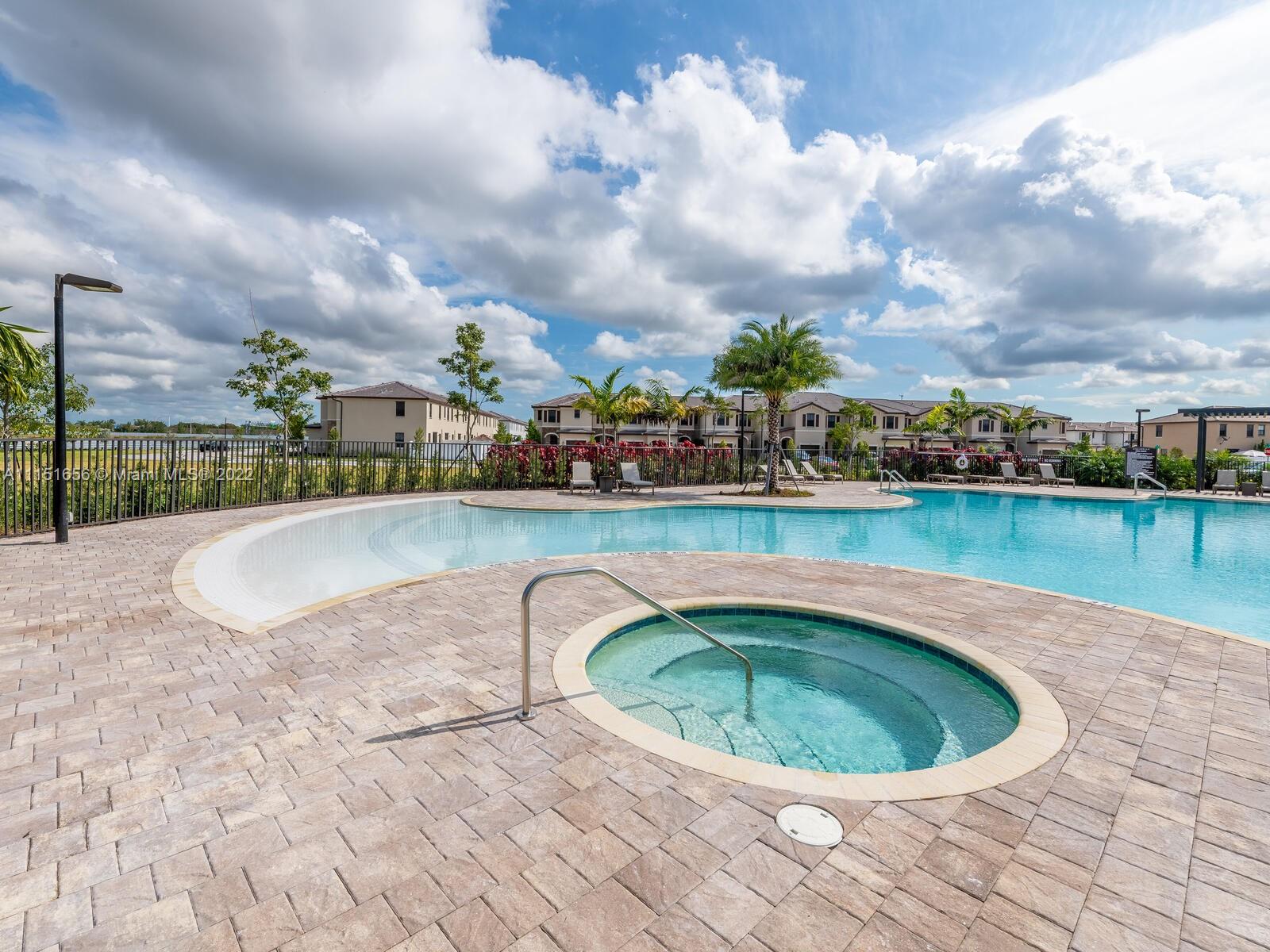 AQUABELLA NORTH REPLAT - Residential Lease
