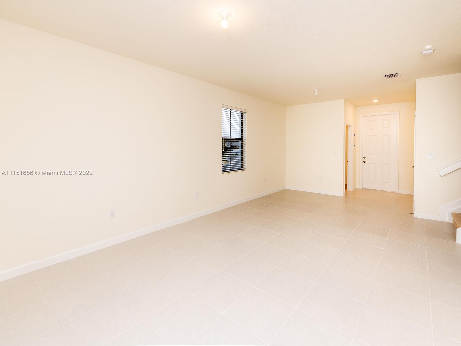 AQUABELLA NORTH REPLAT - Residential Lease