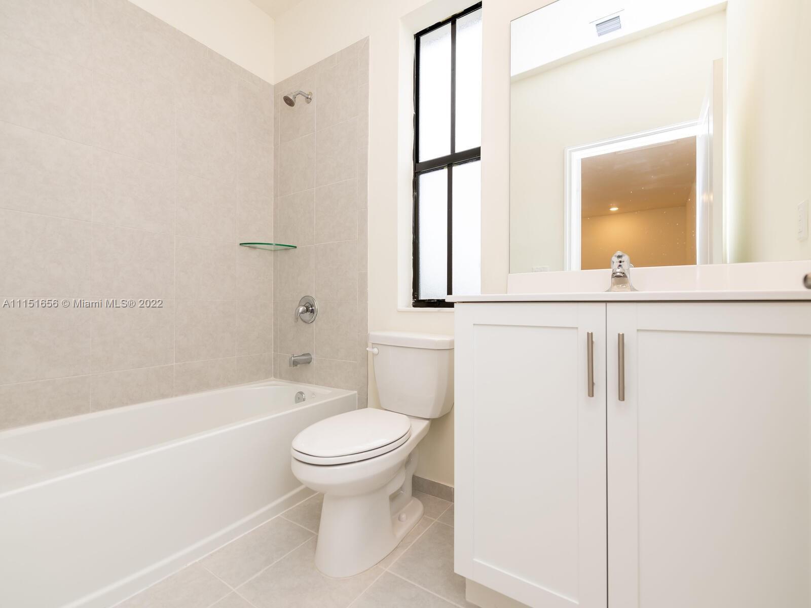AQUABELLA NORTH REPLAT - Residential Lease
