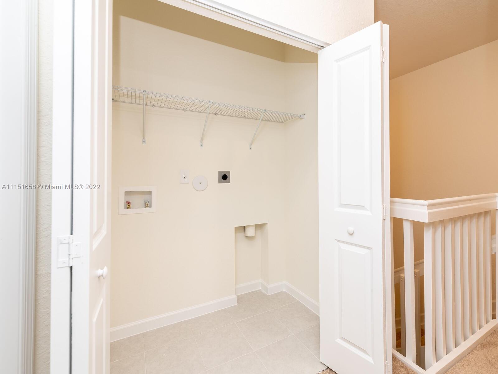 AQUABELLA NORTH REPLAT - Residential Lease