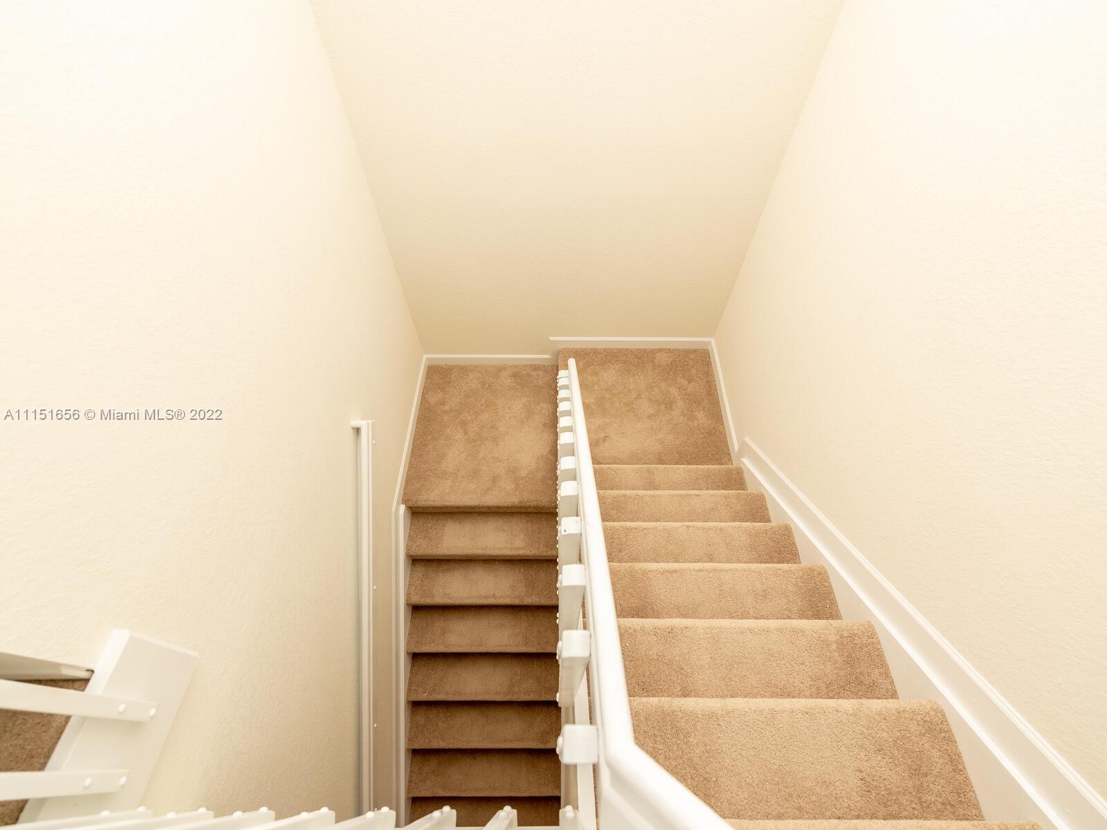 AQUABELLA NORTH REPLAT - Residential Lease