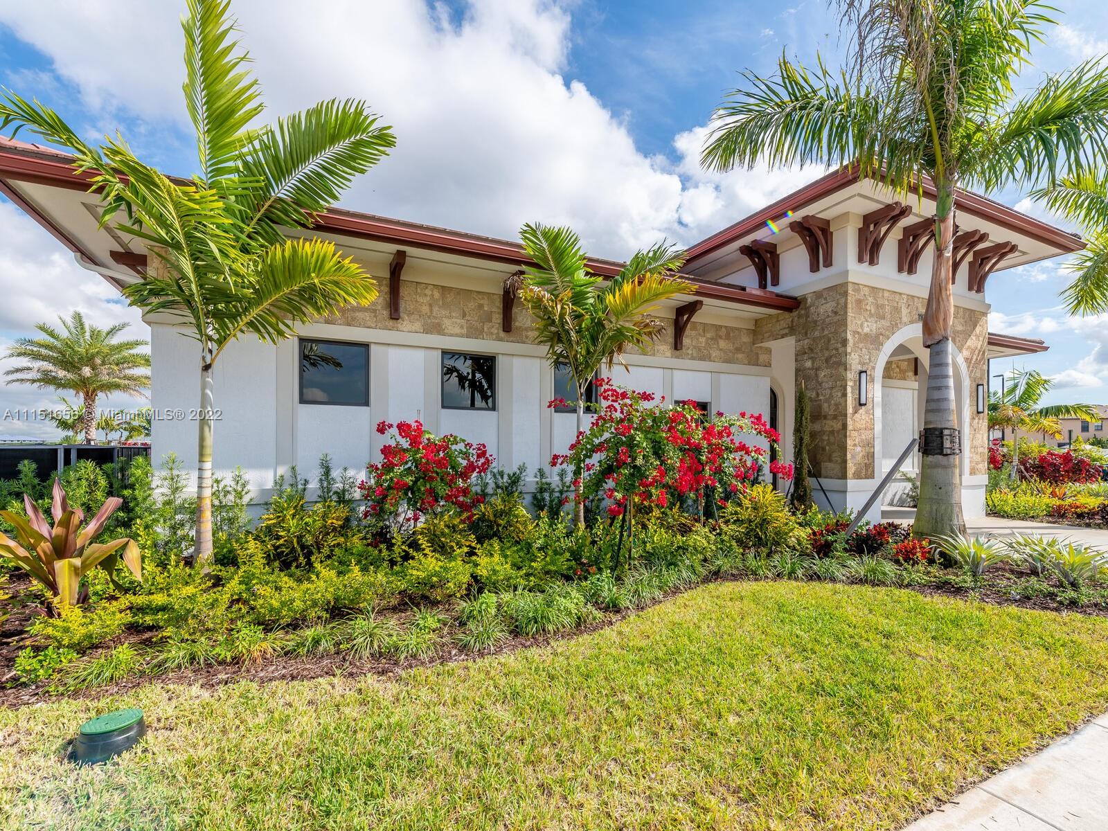 AQUABELLA NORTH REPLAT - Residential Lease