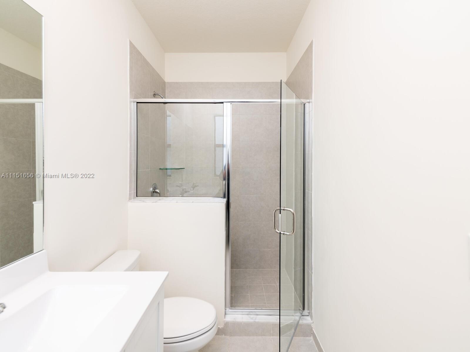 AQUABELLA NORTH REPLAT - Residential Lease