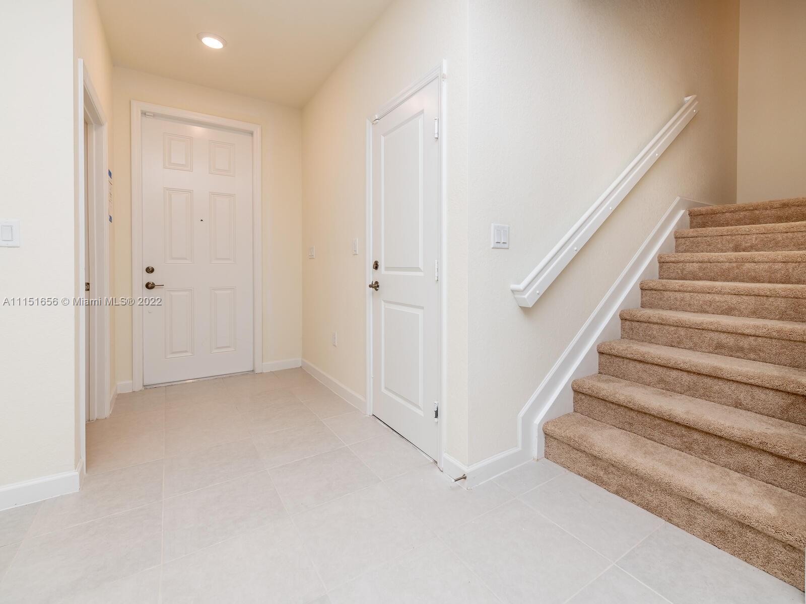 AQUABELLA NORTH REPLAT - Residential Lease
