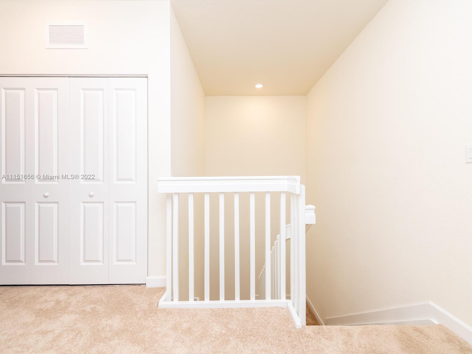 AQUABELLA NORTH REPLAT - Residential Lease