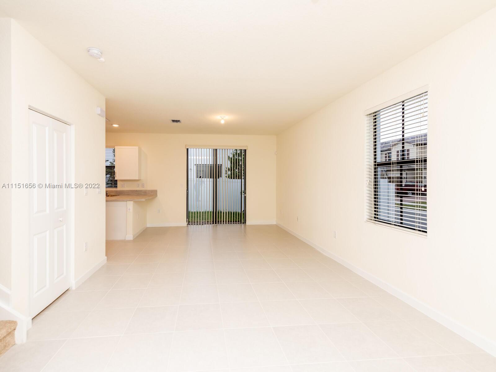 AQUABELLA NORTH REPLAT - Residential Lease
