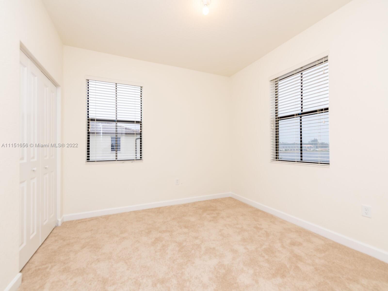 AQUABELLA NORTH REPLAT - Residential Lease