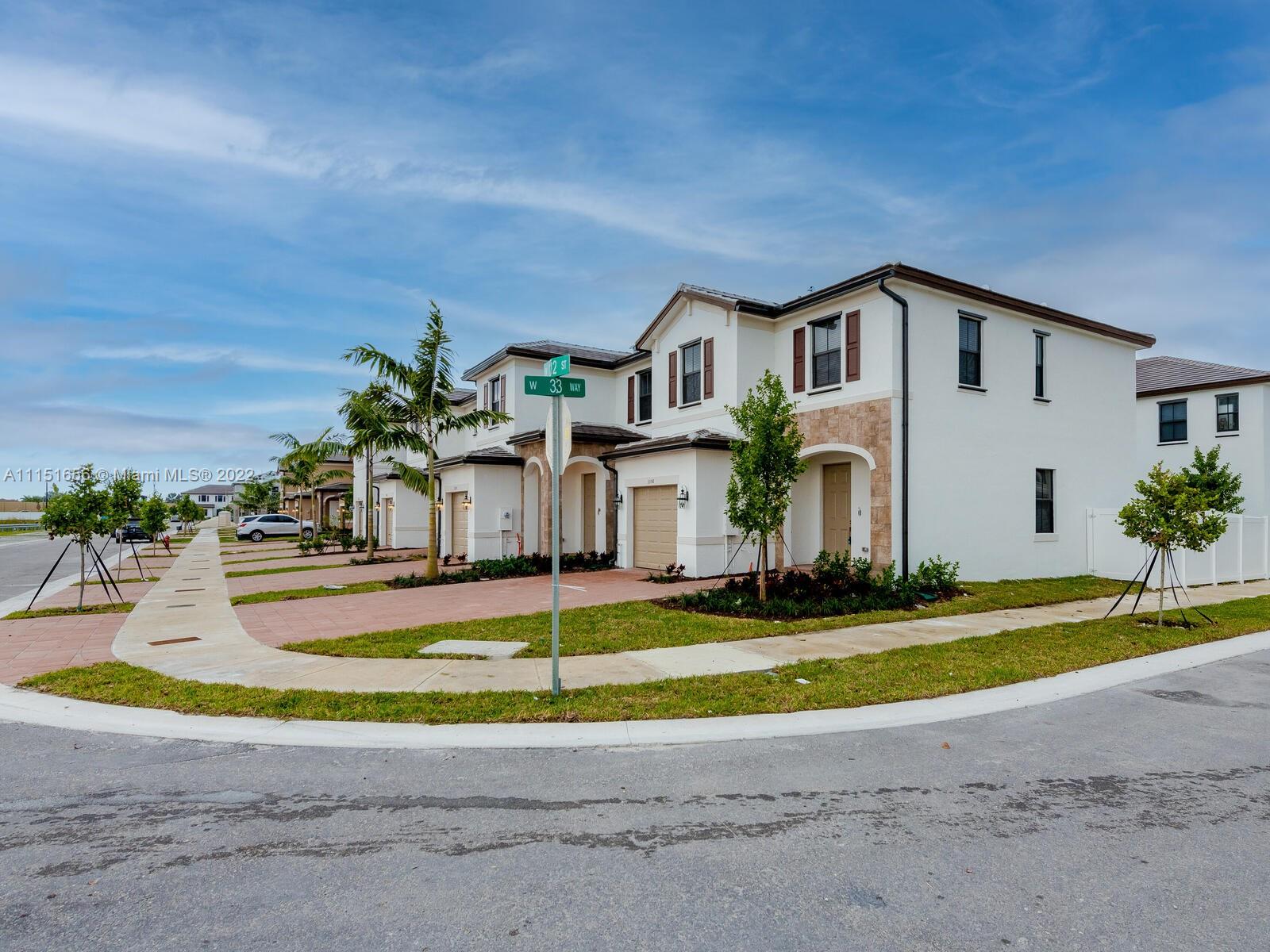 AQUABELLA NORTH REPLAT - Residential Lease