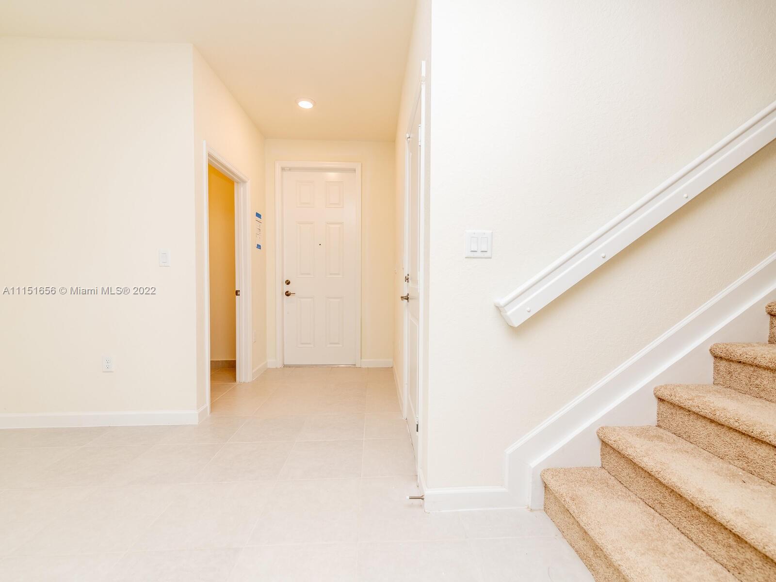 AQUABELLA NORTH REPLAT - Residential Lease