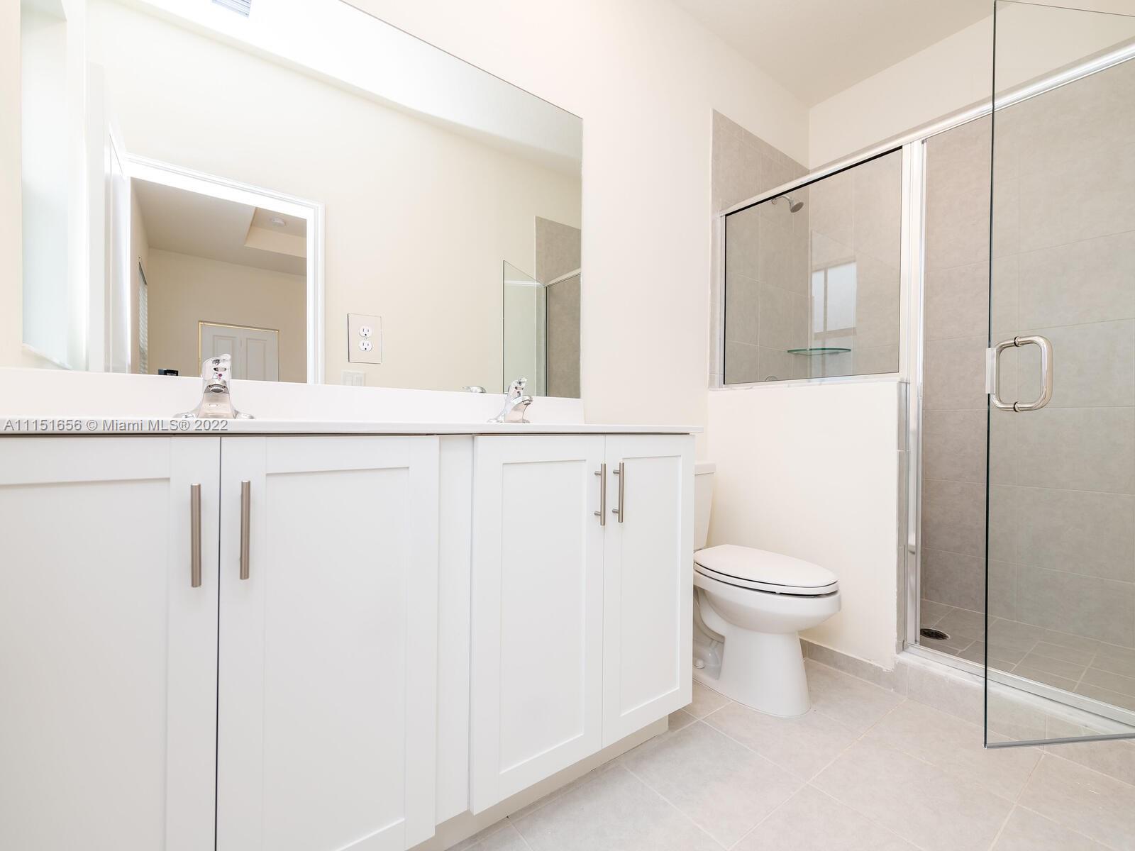 AQUABELLA NORTH REPLAT - Residential Lease
