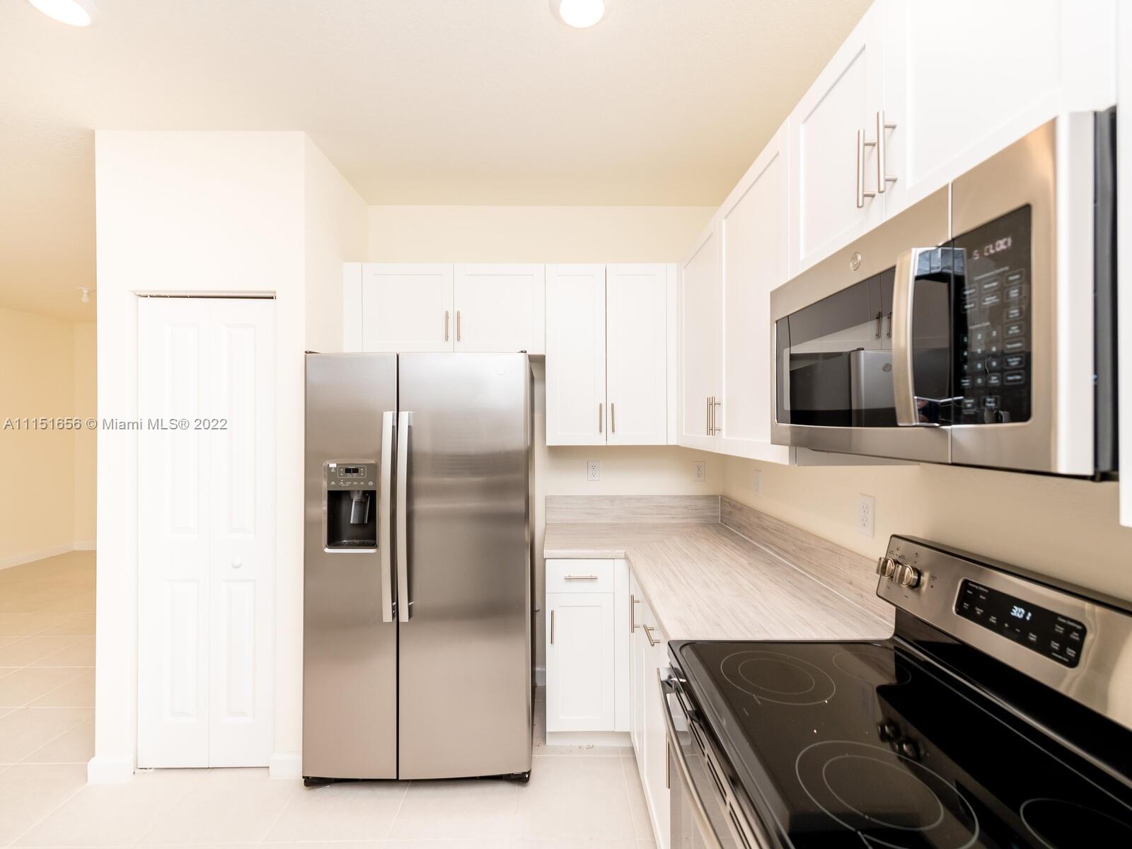 AQUABELLA NORTH REPLAT - Residential Lease