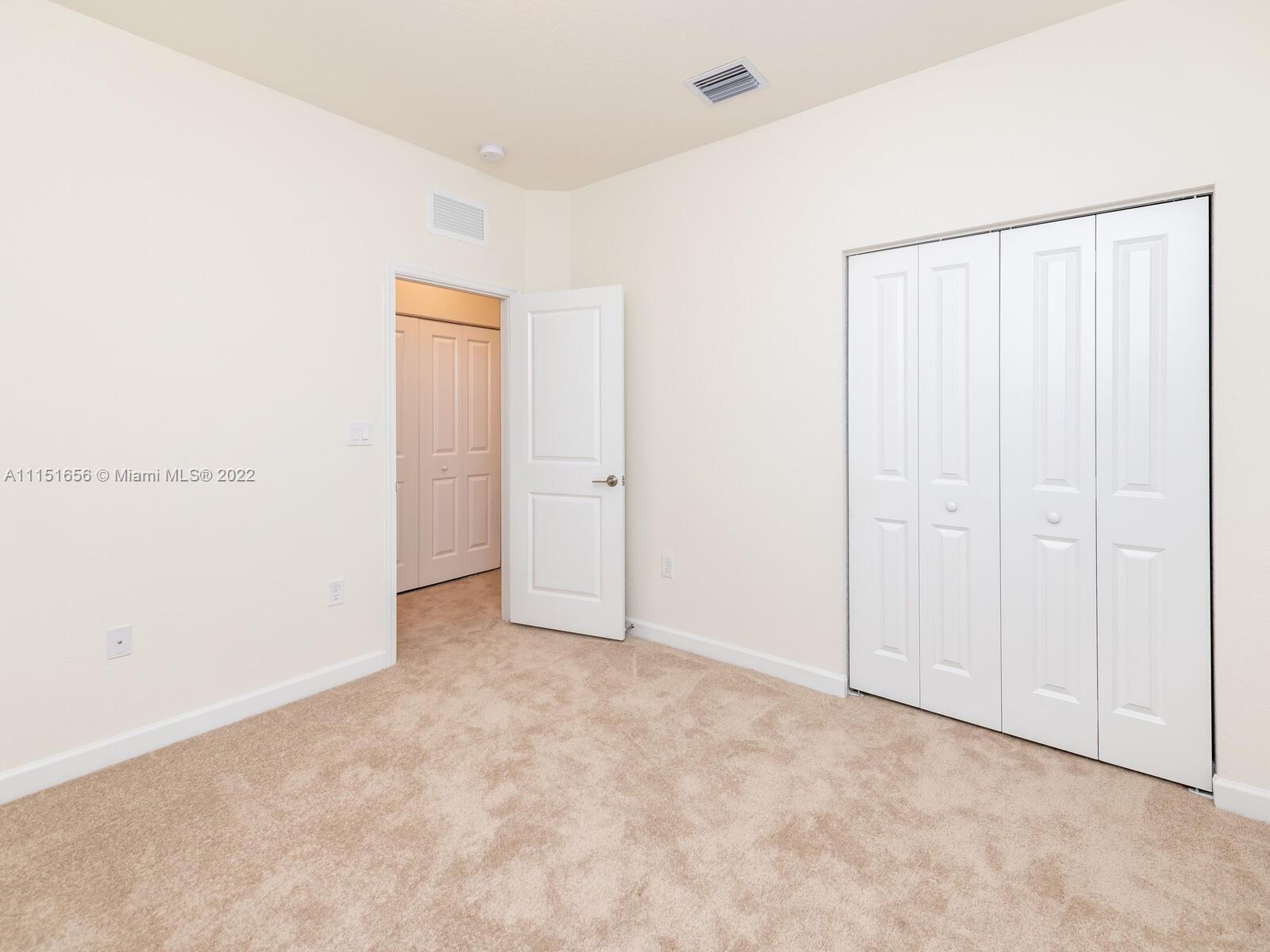 AQUABELLA NORTH REPLAT - Residential Lease