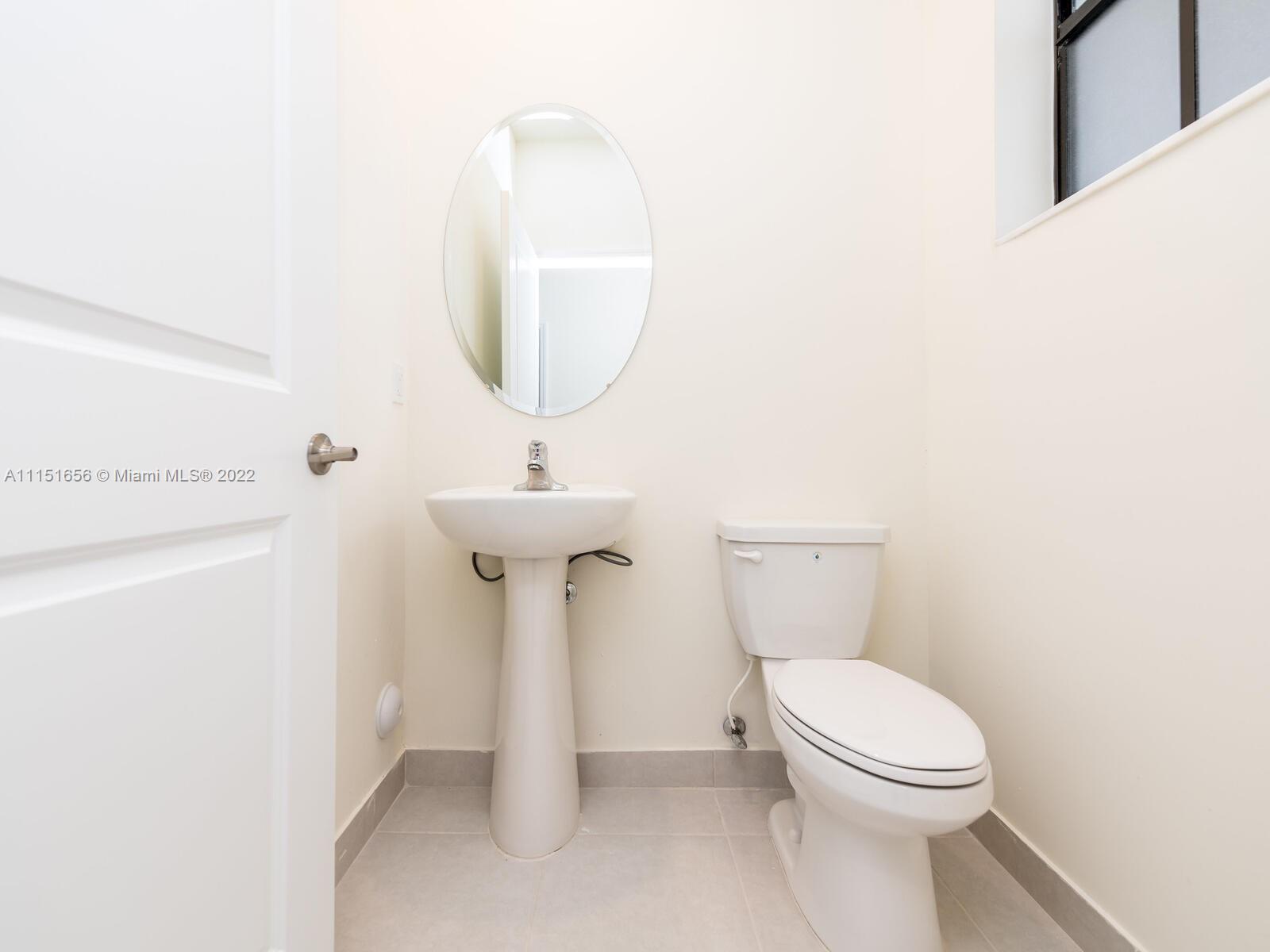 AQUABELLA NORTH REPLAT - Residential Lease
