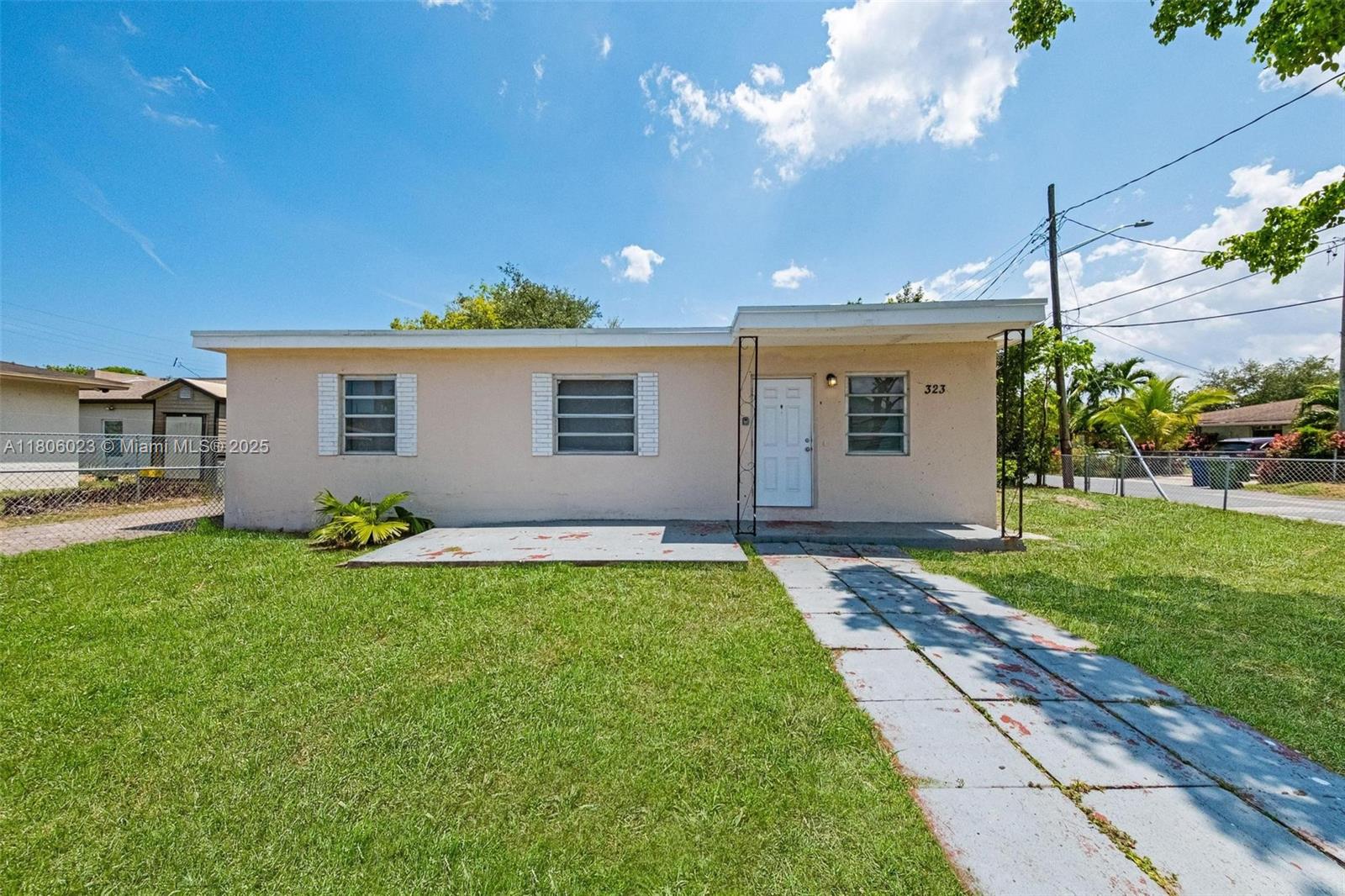 Property for Sale at 323 Nw 9th St, Hallandale Beach, Broward County, Florida - Bedrooms: 3 
Bathrooms: 2  - $400,000