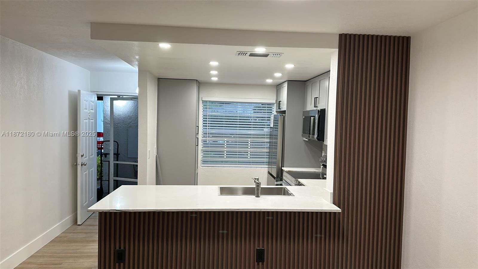 VILLA CAPRI CONDOMINIUM - Residential