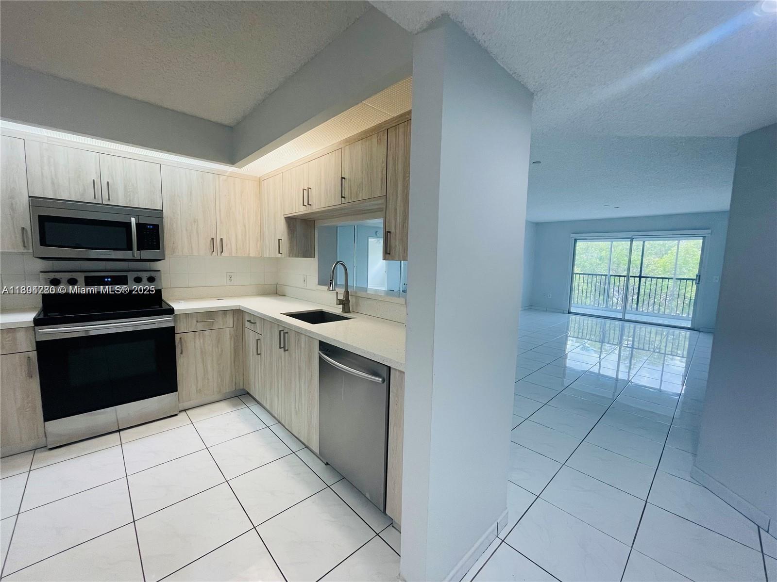 571 SW 141st Ave 409N