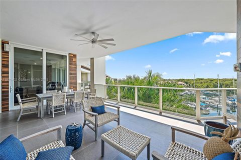 Photo of 2720 Donald Ross Road #512, Palm Beach Gardens, FL 33410 (MLS # A11870422)
