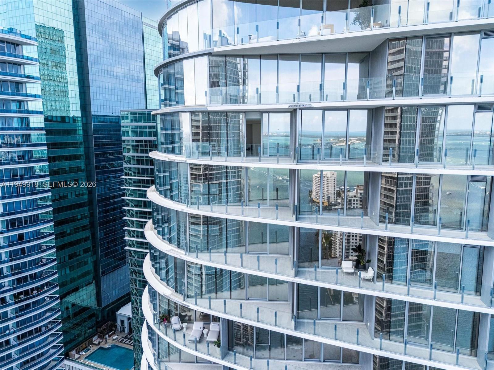 ASTON MARTIN RESIDENCE - Residential