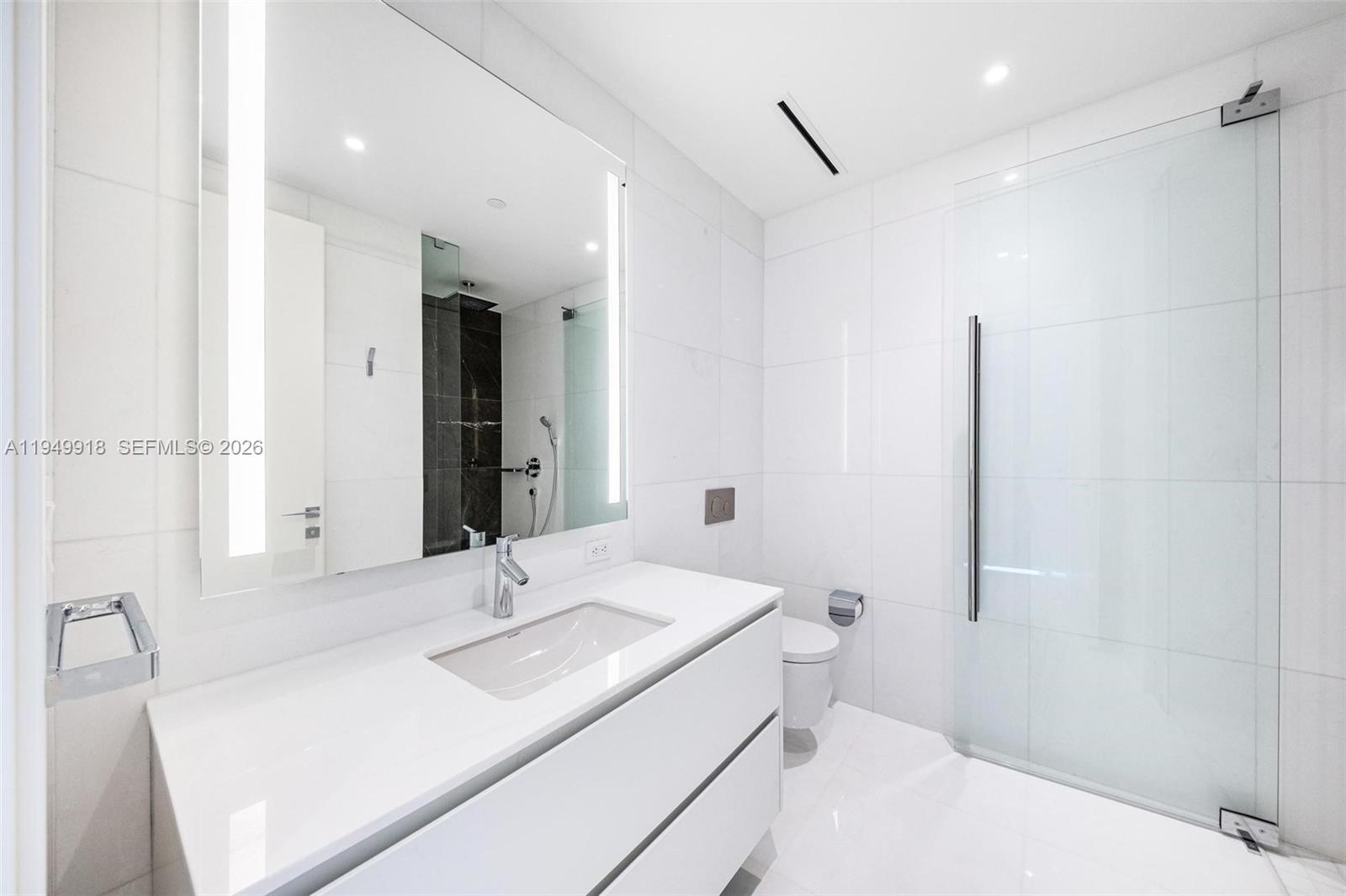 ASTON MARTIN RESIDENCE - Residential