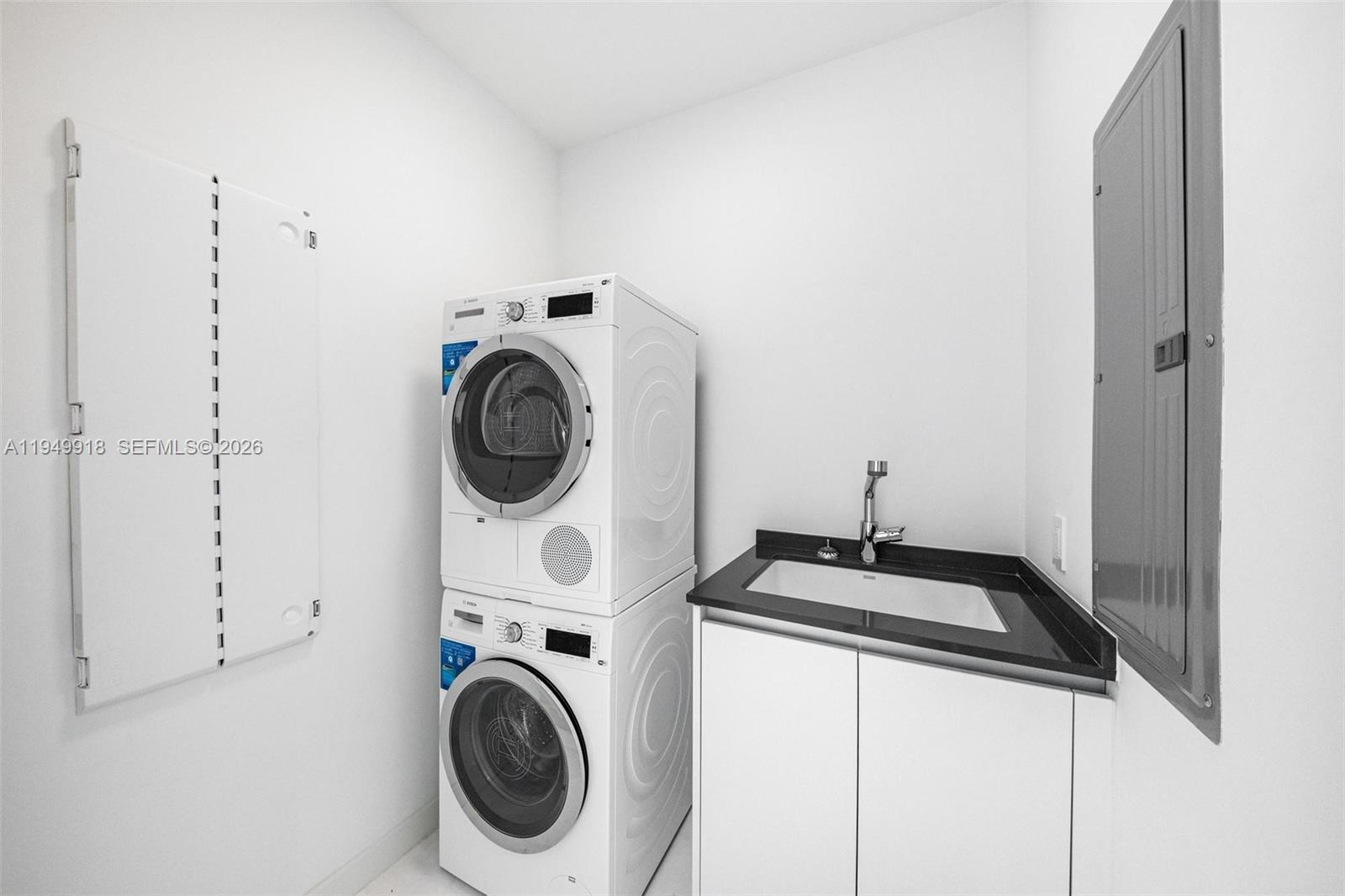 ASTON MARTIN RESIDENCE - Residential