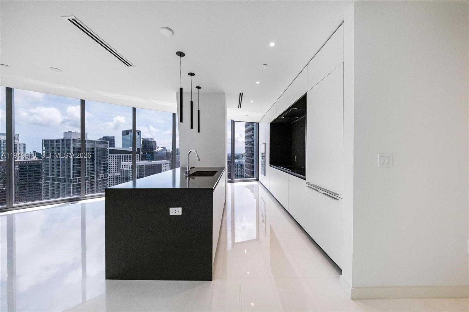 ASTON MARTIN RESIDENCE - Residential