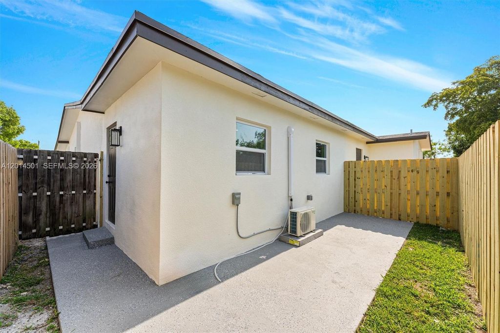 Photo of 9720 NW 24th Pl #B, Sunrise, FL 33322 (MLS # A12014501)