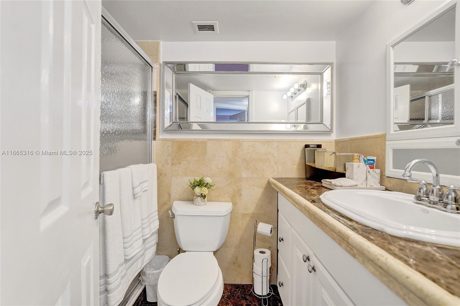 OAKS CONDO - Residential