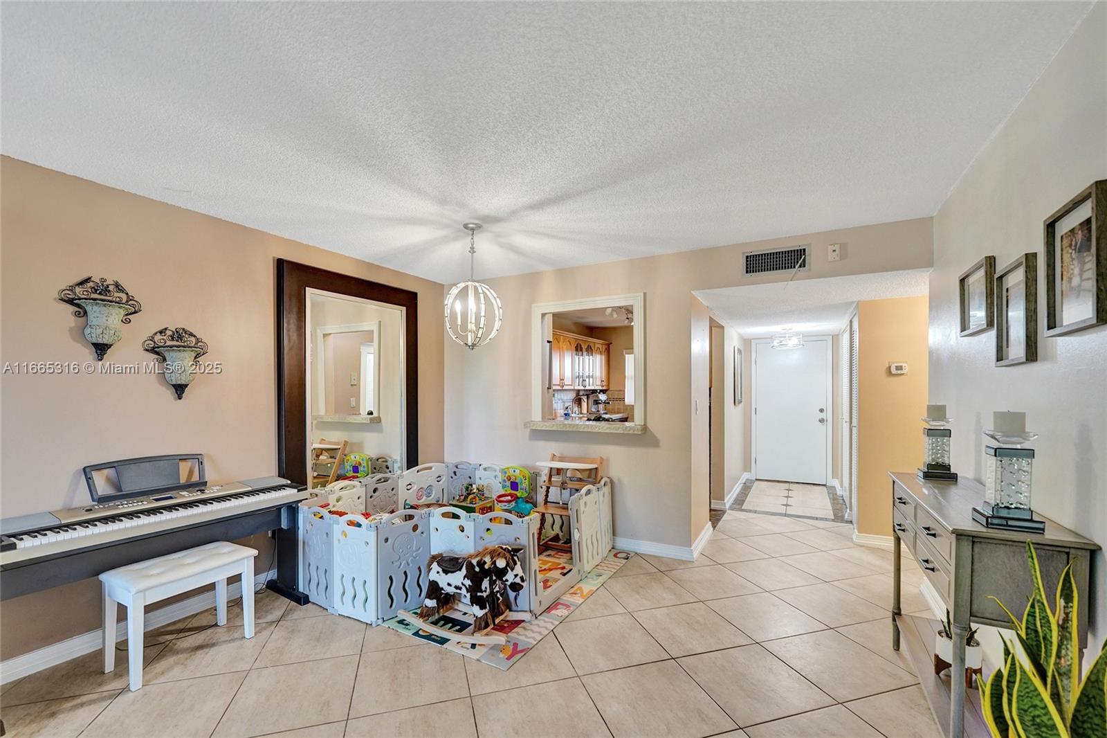 OAKS CONDO - Residential