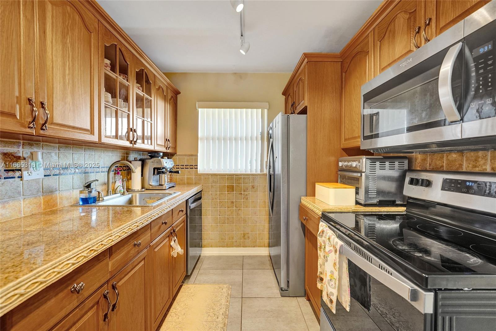 OAKS CONDO - Residential