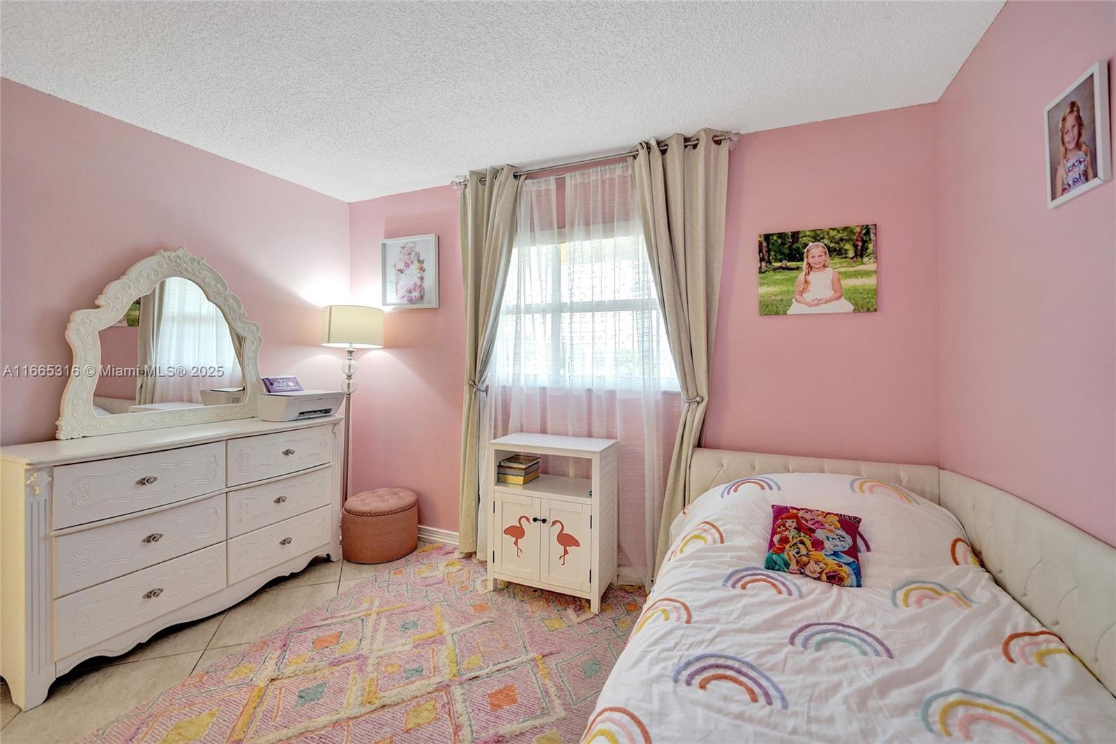 OAKS CONDO - Residential