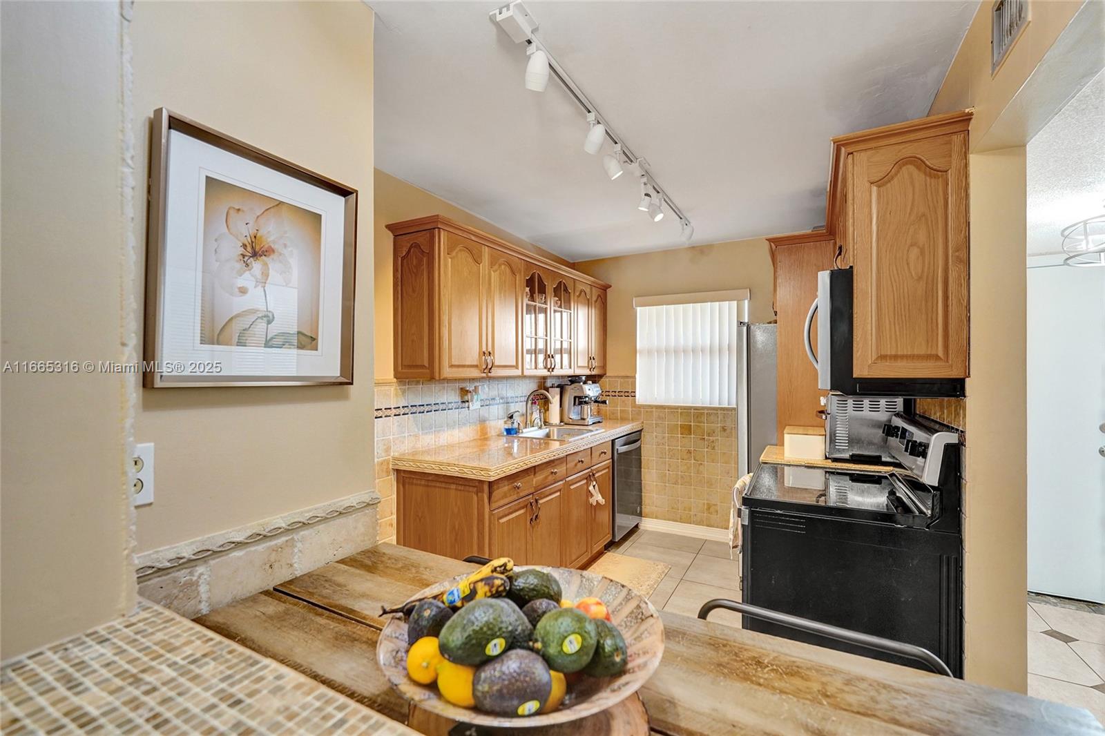 OAKS CONDO - Residential