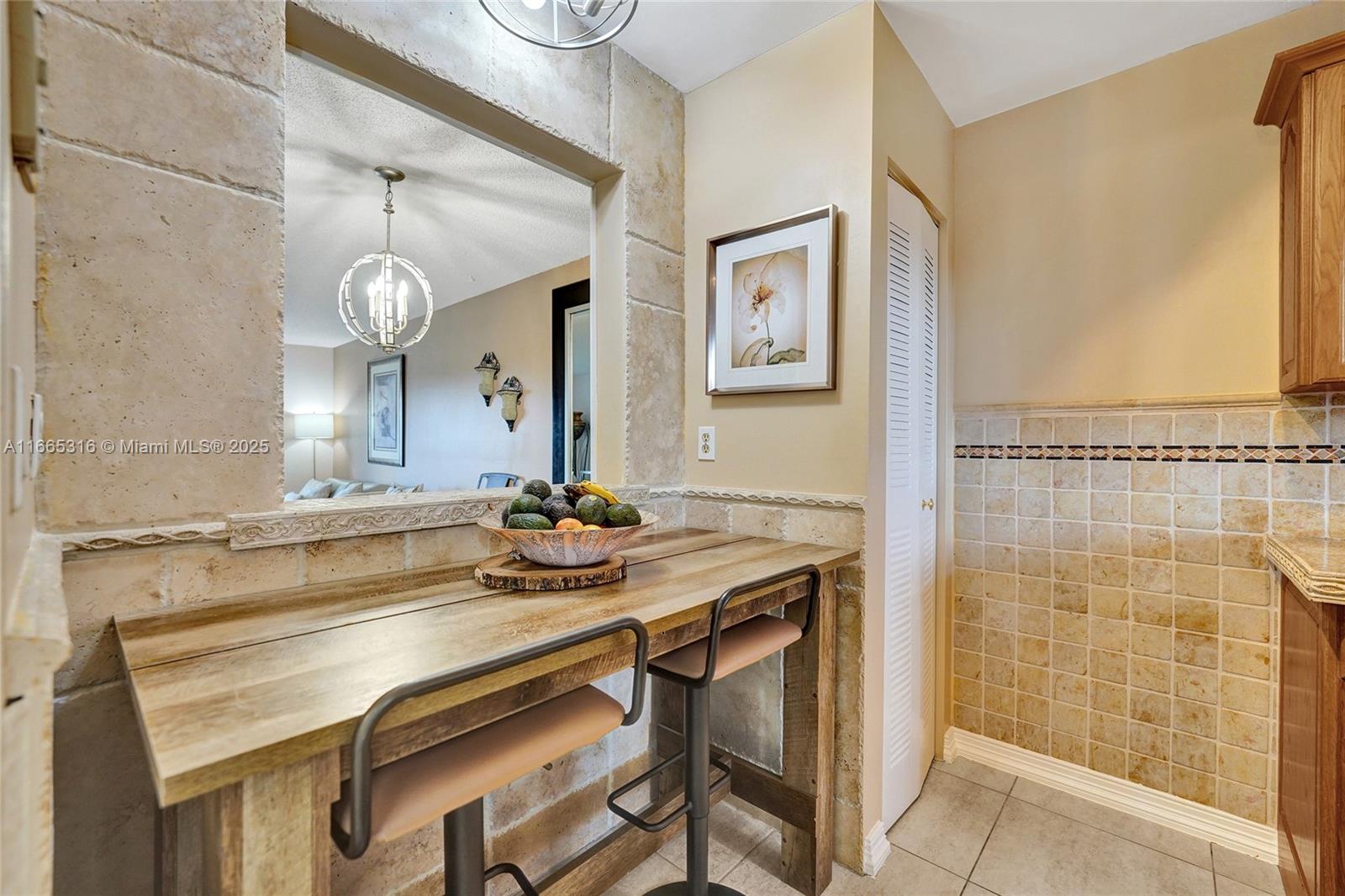 OAKS CONDO - Residential