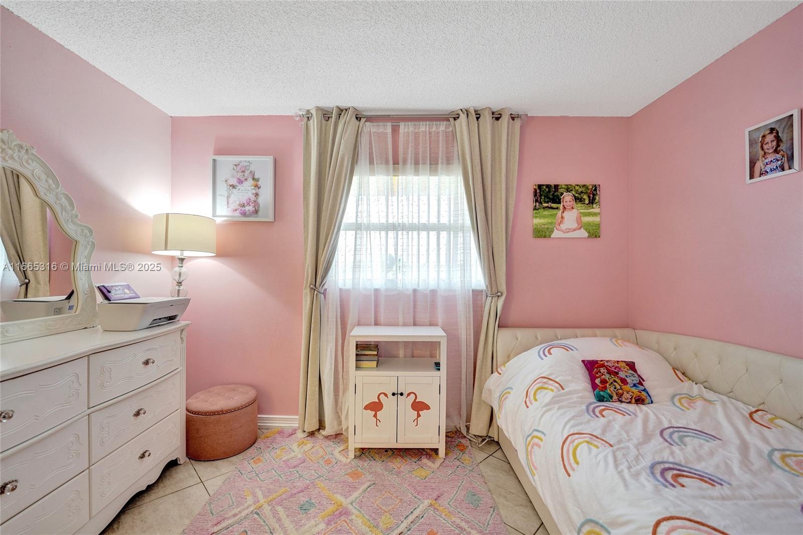 OAKS CONDO - Residential