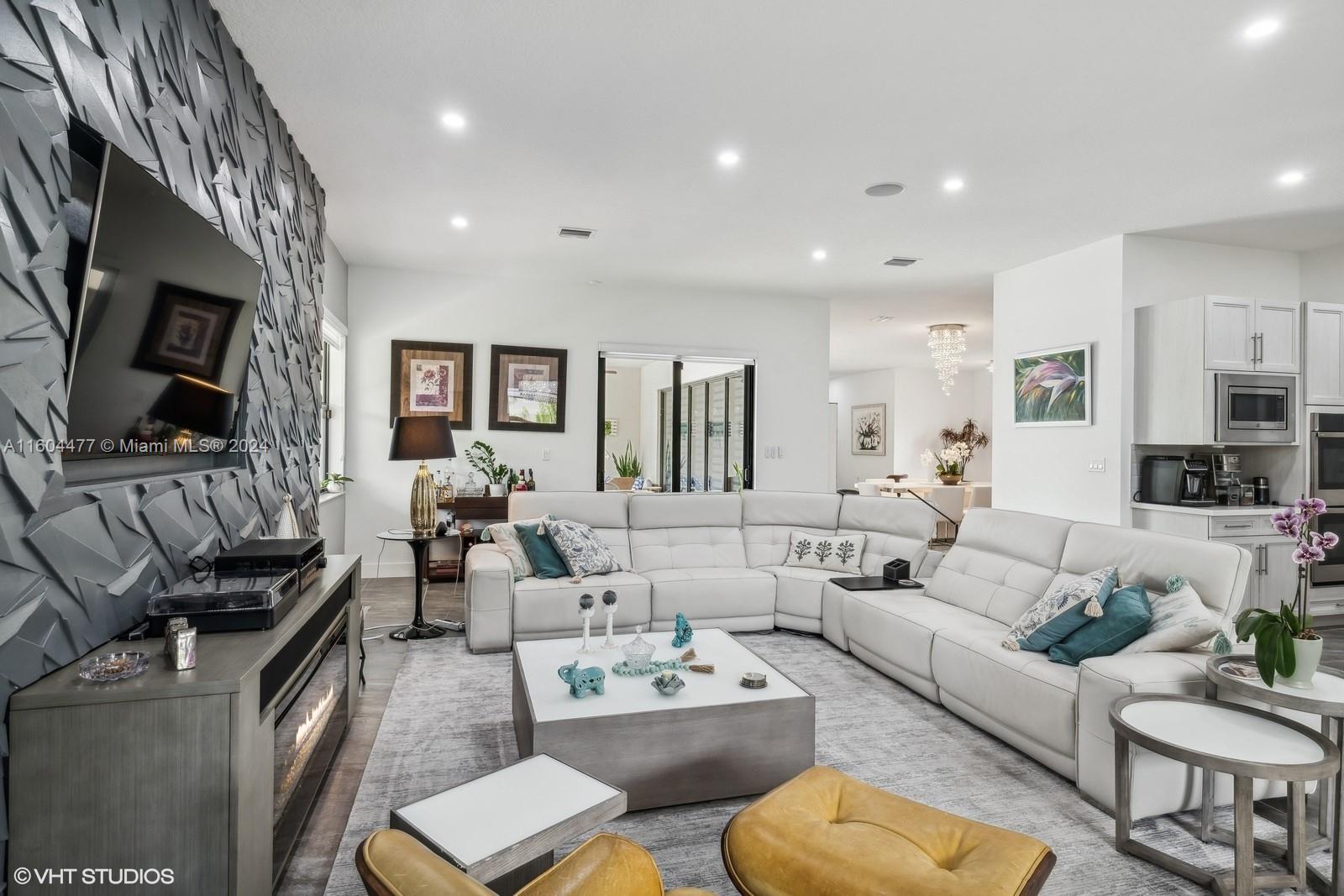 SIERRA ESTATES - Residential