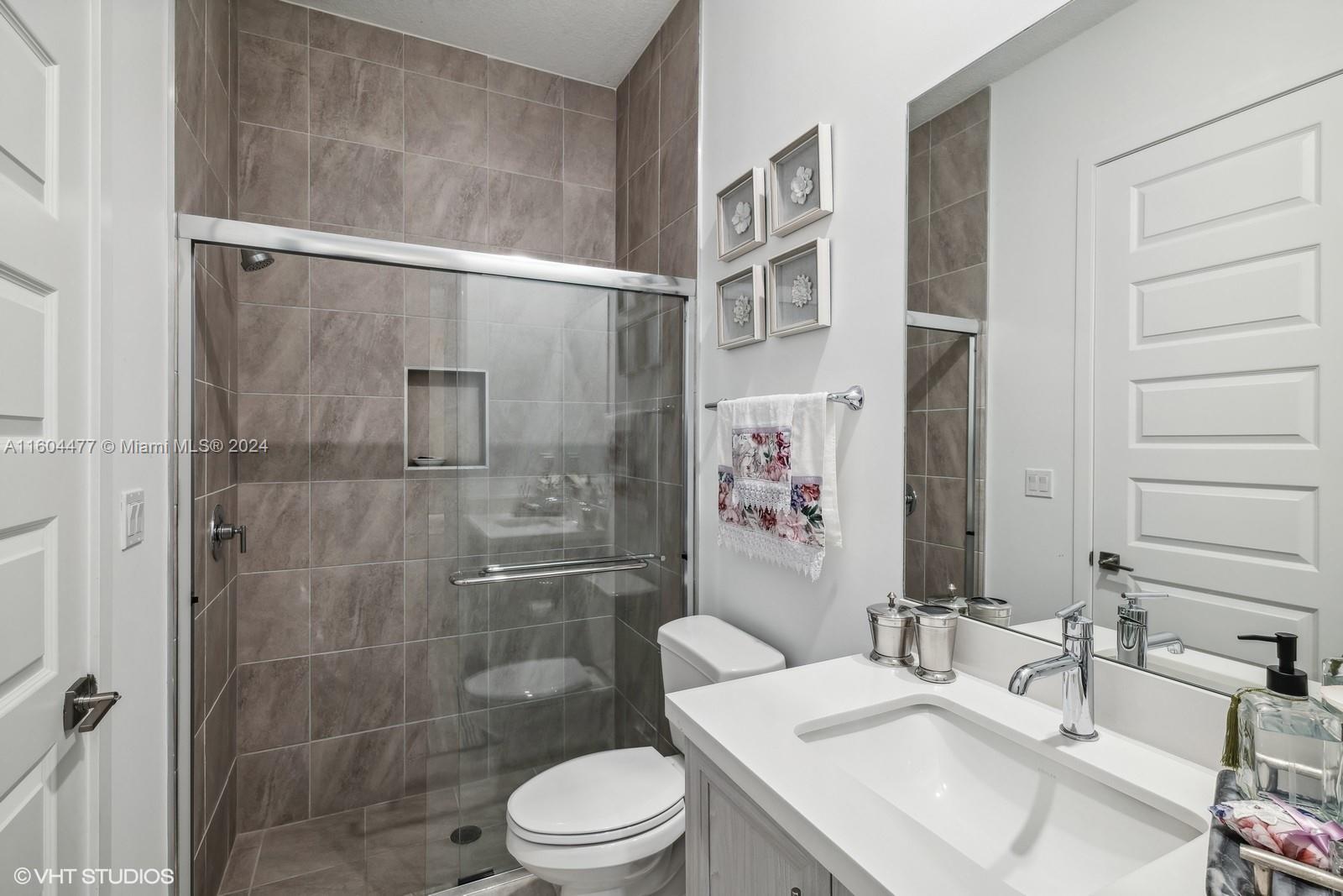 SIERRA ESTATES - Residential