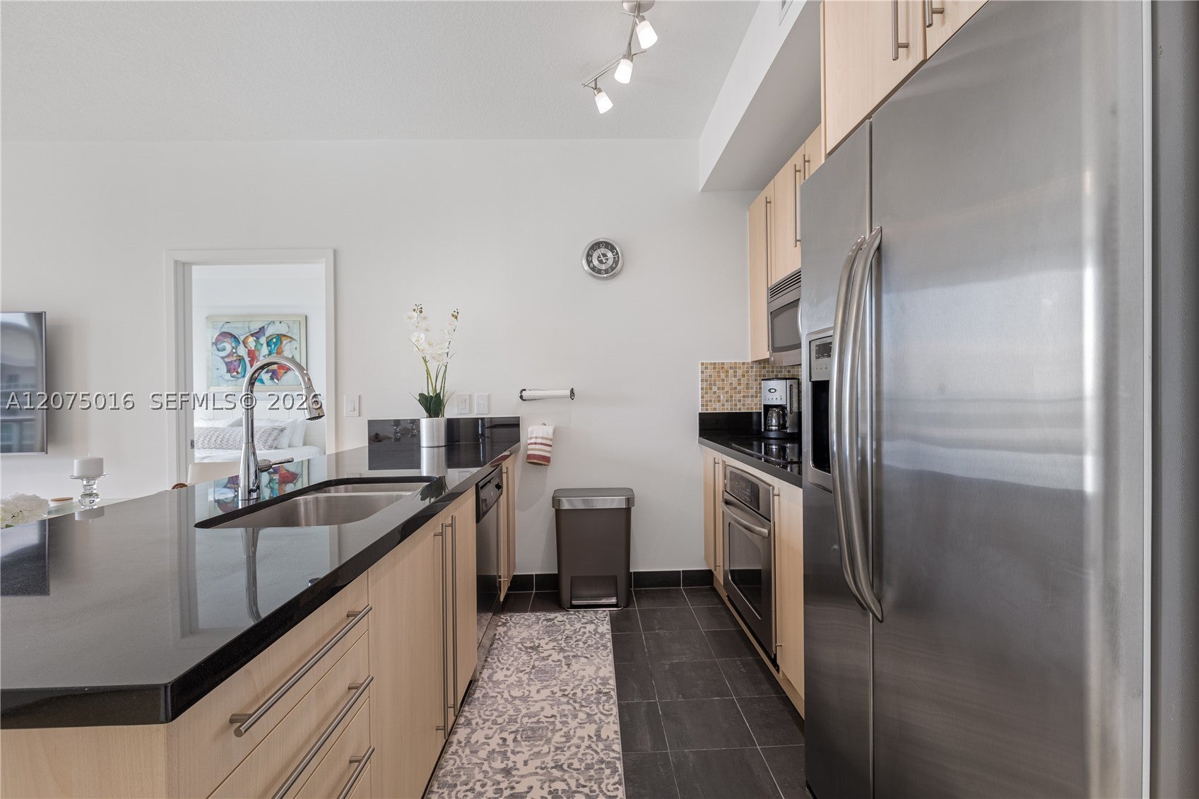 79 SW 12th St 3704