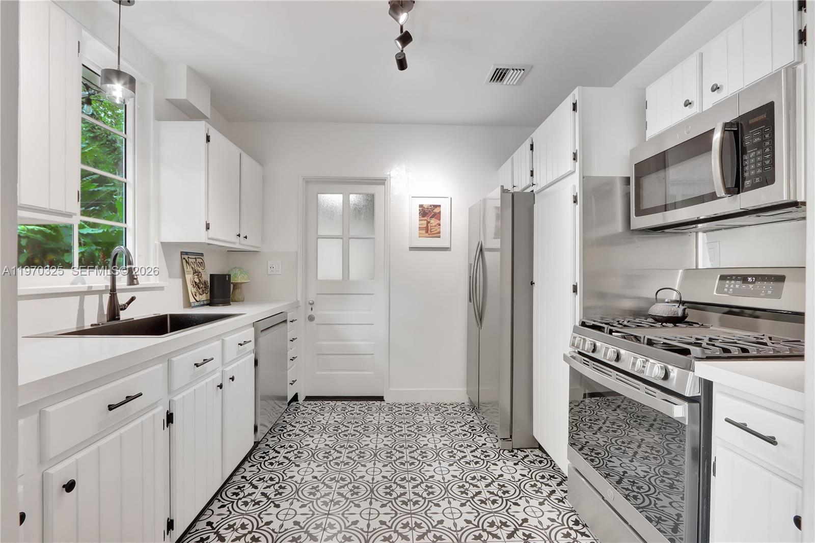 SPRING GARDEN - Residential