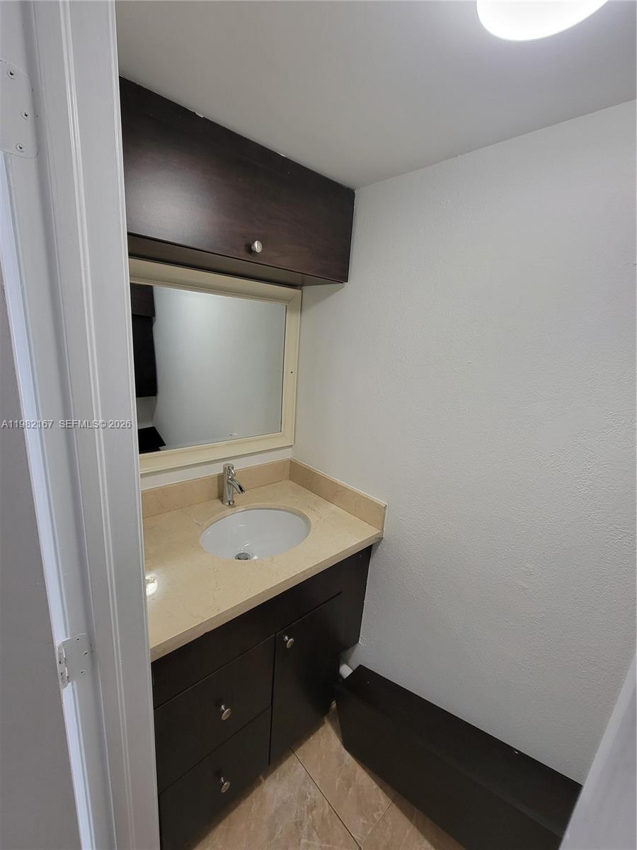 VILLA VERANDA CONDO - Residential Lease