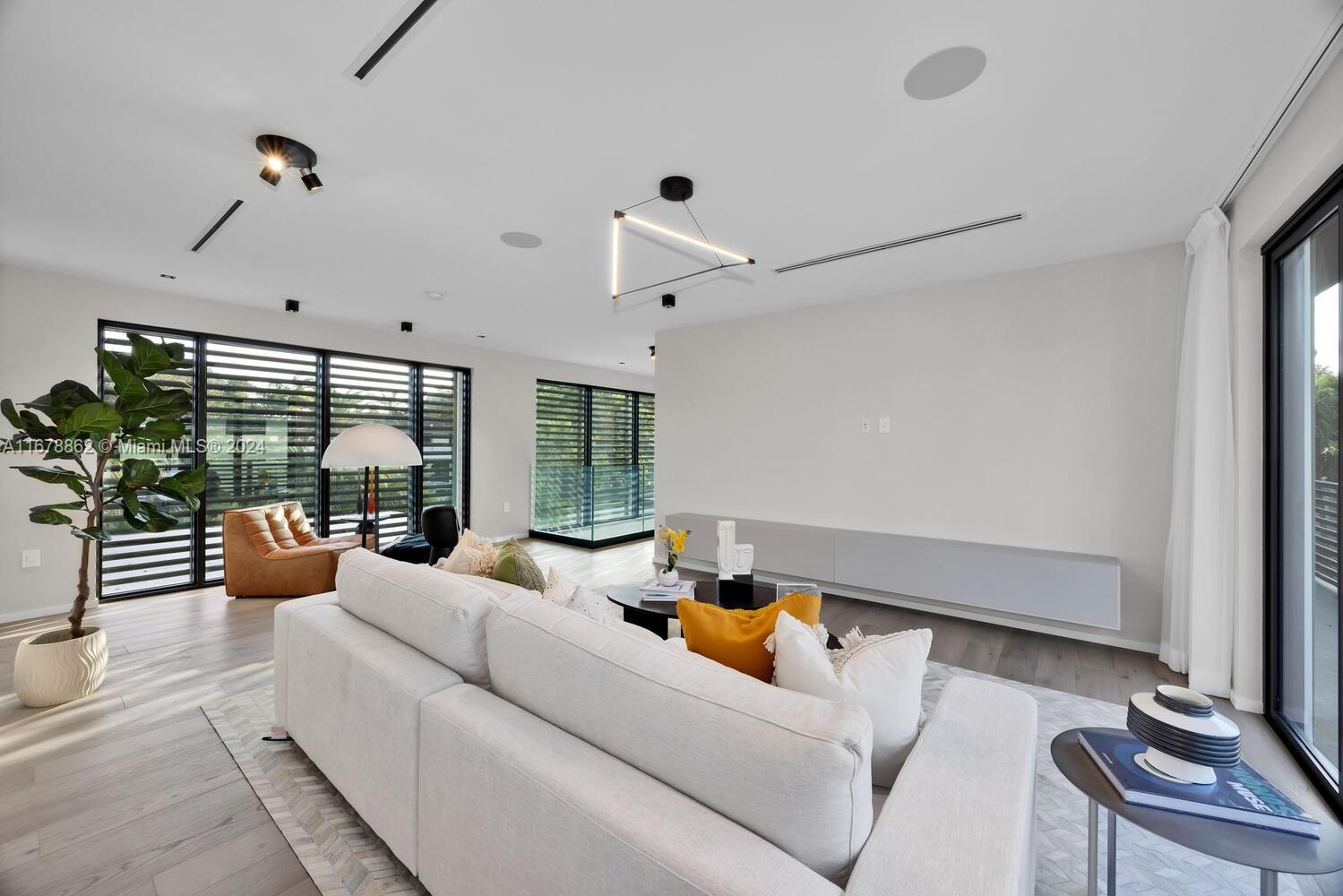 PALM MIAMI HEIGHTS REV - Residential