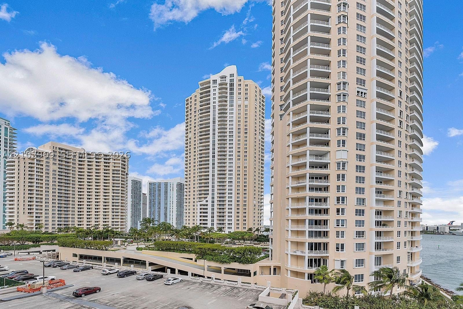 View photos, virtual tours, details... 540 Brickell Key Dr 928