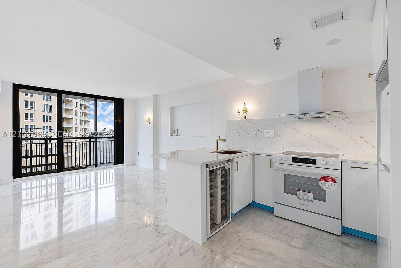 View photos, virtual tours, details... 540 Brickell Key Dr 928
