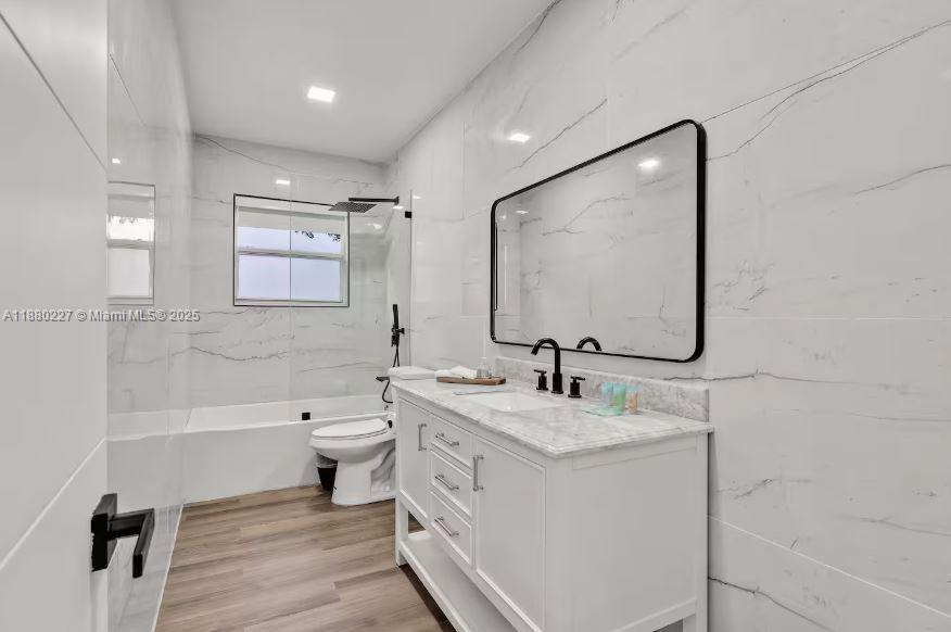 HIGHLAND MANOR SEC 3 - Residential