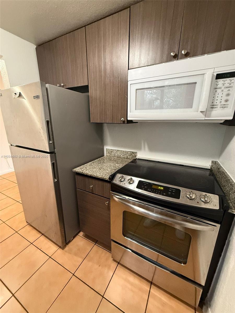 180 NE 71st St 5